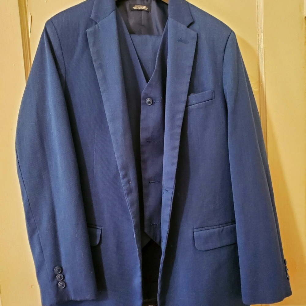 Boy's 3-piece suit, navy